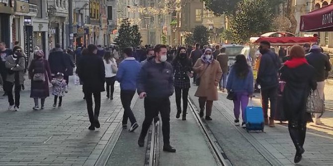 İstiklal Caddesi'nde dikkat çeken yoğunluk
