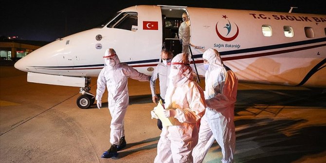 Tanzanya'daki Kovid-19 hastası 3 Türk vatandaşı ambulans uçakla yurda getirildi