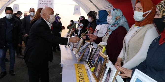 Hak-İş Genel Başkanı Arslan Diyarbakır annelerini ziyaret etti: