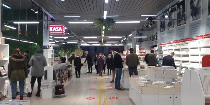 Metro Kitap Fuarına Başkentli okurseverlerden yoğun ilgi