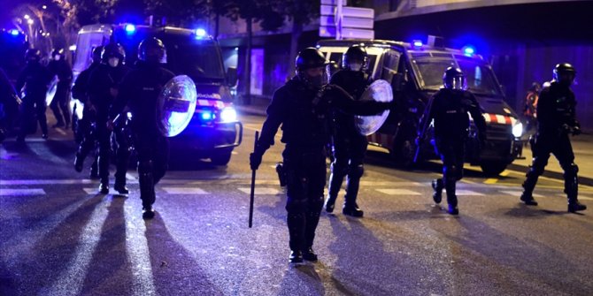 İspanya'da tutuklanan rapçi Hasel'e destek için sürdürülen gösterilere polis müdahale etti