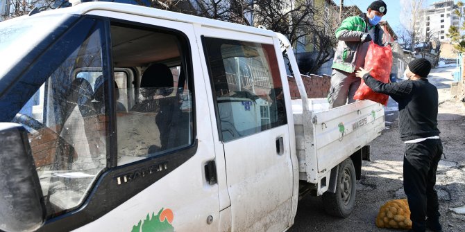 İhtiyaç sahiplerine soğan dağıtıldı