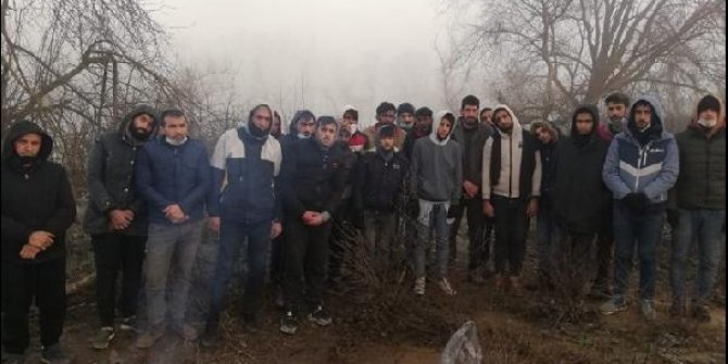 MSB: Meriç Nehri'ndeki adacıkta mahsur kalan 26 göçmen kurtarıldı