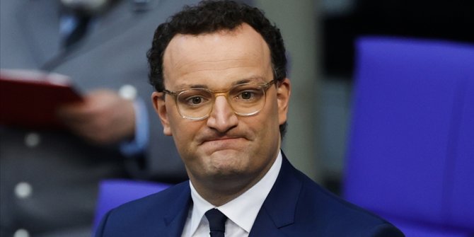 Almanya Sağlık Bakanı Spahn’ın basın özgürlüğüne müdahale girişimi tepki çekti