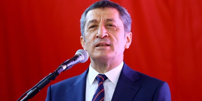 Bakan Selçuk: Sağlık anlamında riske girmeden okullarımızı peyderpey açma kararlılığımız devam ediyor