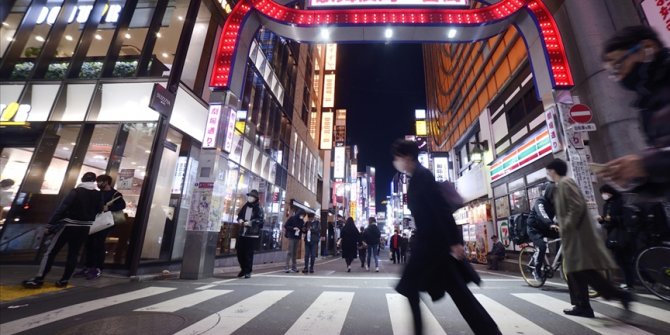 Japonya'da Kovid-19 tedbirleri kapsamında uygulanan OHAL 5 eyalette kaldırılıyor