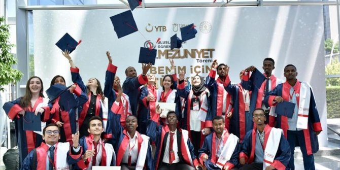 YTB'nin Türkiye Bursları'na uluslararası öğrenciler yoğun ilgi gösterdi