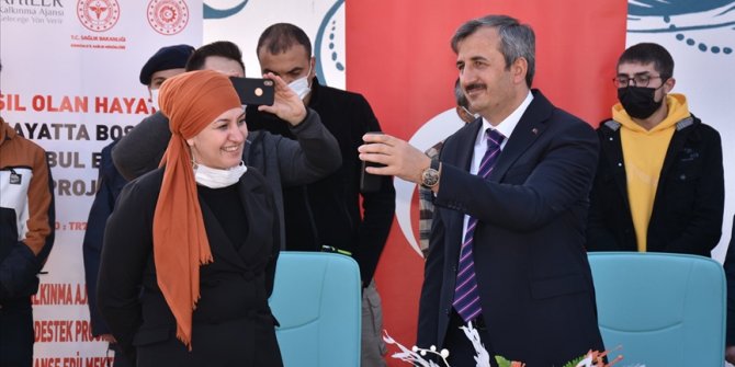 İçişleri Bakanı Soylu, Kırıkkale'de çocukları uyuşturucu tedavisi gören annelerle telefonda görüştü