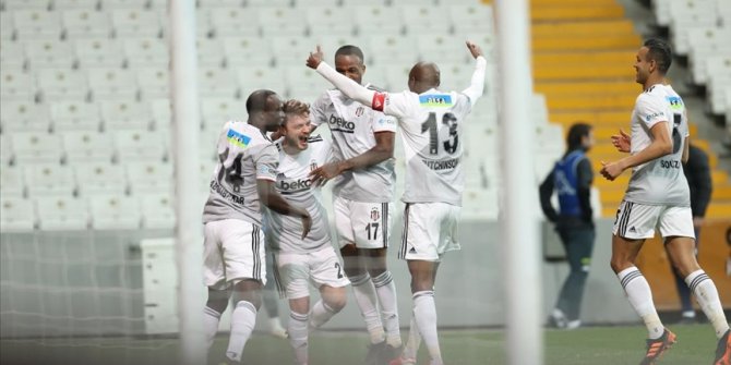 Beşiktaş 3 puanı 3 golle aldı