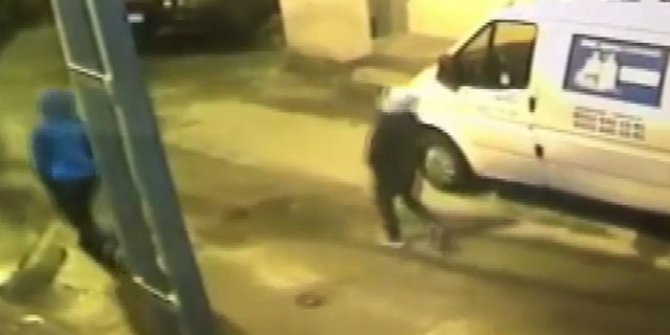 Sarıyer'de motosiklet hırsızları kamerada