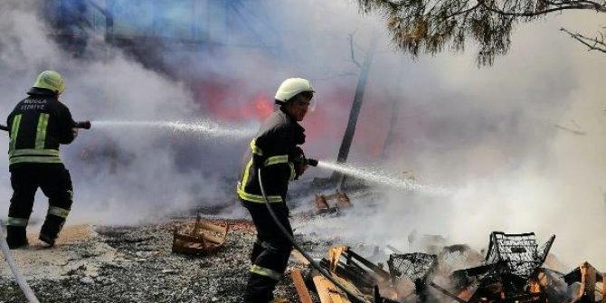 Kaynak yapılırken sıçrayan kıvılcım, 1 dönüm ormanlık alanını yaktı