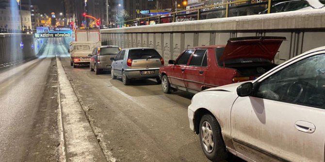 Erzurum'da alt geçitte 9 araçlı zincirleme kaza