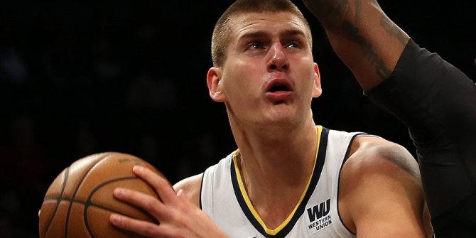 Nuggets, Jokic'in tarihe geçtiği maçta Bucks'ı farklı yendi