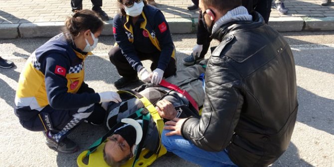 Motosikletiyle geçerken, babasını yerde yaralı gördü 
