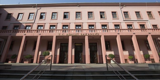 Adalet Bakanlığının 1442 yeni personel alımı ilanı Resmi Gazete'de yayımlandı