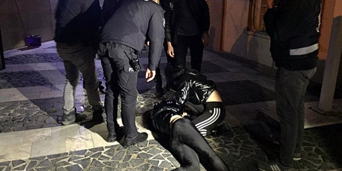 İçki içtikleri kadınları darp ettiler 