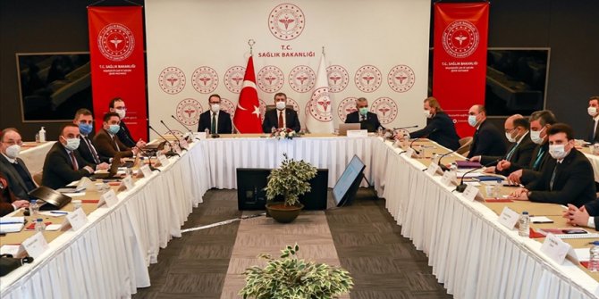 Sağlık Bakanı Koca, İstanbul'daki sağlık yöneticileri ve başhekimlerle görüştü
