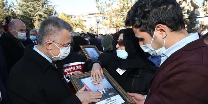 Cumhurbaşkanı Yardımcısı Oktay'dan şehit Korgeneral Erbaş ve silah arkadaşları için başsağlığı mesajı