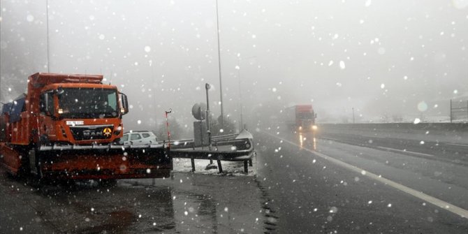 Bolu Dağı'nda kar yağışı başladı
