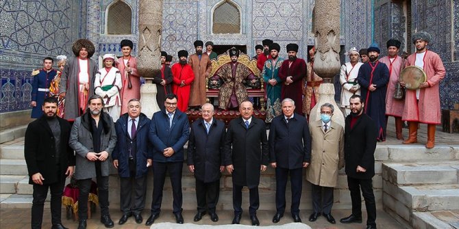 Dışişleri Bakanı Çavuşoğlu Özbekistan'da tarihi Hive kentini ziyaret etti