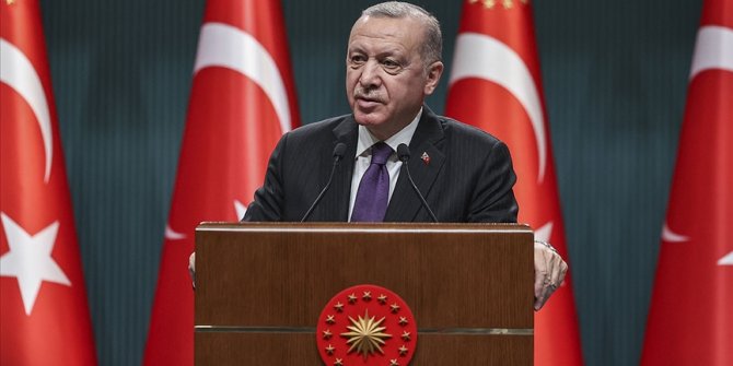 Cumhurbaşkanı Erdoğan: İnsanlığın umudu olan tüm kadınlarımızın 8 Mart Dünya Kadınlar Günü'nü tebrik ediyorum
