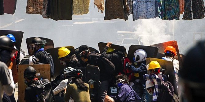 Myanmar'da güvenlik güçlerinin ateş açtığı 3 protestocu öldü
