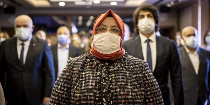 Bakan Zehra Zümrüt Selçuk: Sözüm ona kadın hakları savunucuları yereldeki haksızlık ve tacizlere ses çıkarmıyor