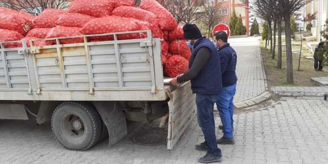 İhtiyaç sahiplerine 30 ton soğan dağıtıldı