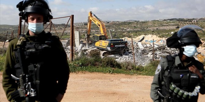 İsrail güçleri Batı Şeria'da Filistinlilere ait bir evi yıktı