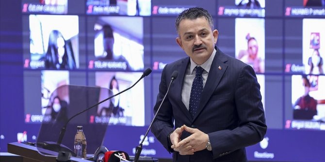 Bakan Pakdemirli: Tarımın 'gizli mimarları' olan kadınlarımızı gündemin ilk sıralarına almalıyız