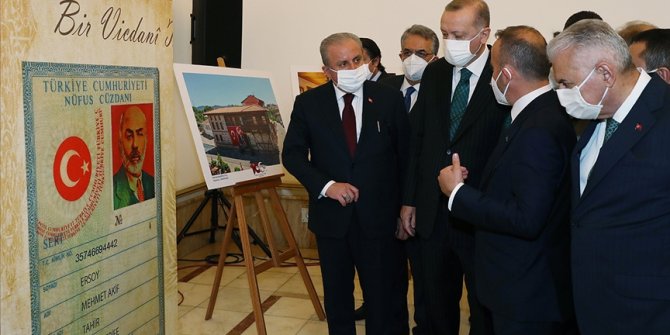 Cumhurbaşkanı Erdoğan ve TBMM Başkanı Şentop Mehmet Akif Ersoy Sergisi'ni gezdi