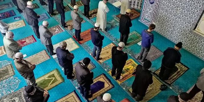 Konya'da Miraç Kandili, koronavirüs tedbirleri altında kutlandı
