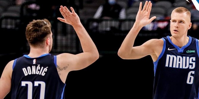 Dallas Mavericks 'triple-double' yapan Doncic ile kazandı