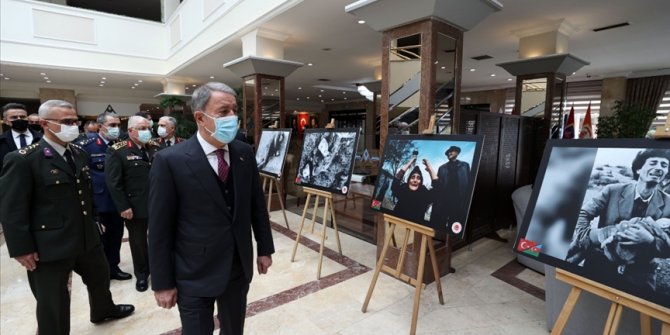 Milli Savunma Bakanı Akar '29. Yılında Hocalı Soykırımı' fotoğraf sergisinin açılışını yaptı