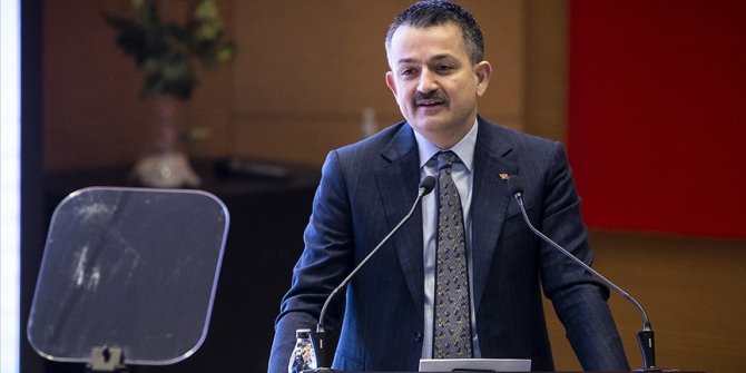 Bakan Pakdemirli: Orman yangınlarıyla mücadelede bu yıl ilk defa 4 insansız helikopter ve tank kullanmayı hedefliyoruz