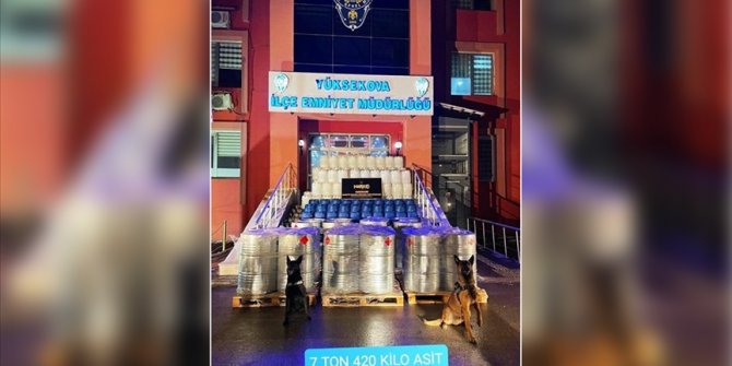Bakan Soylu: Hakkari'de 7 ton 420 kilo asetik anhidrit ele geçirildi