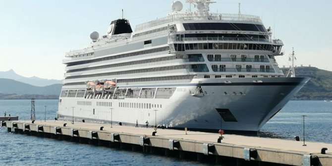 Bodrum'a sezonun ilk kruvaziyer gemisi geldi