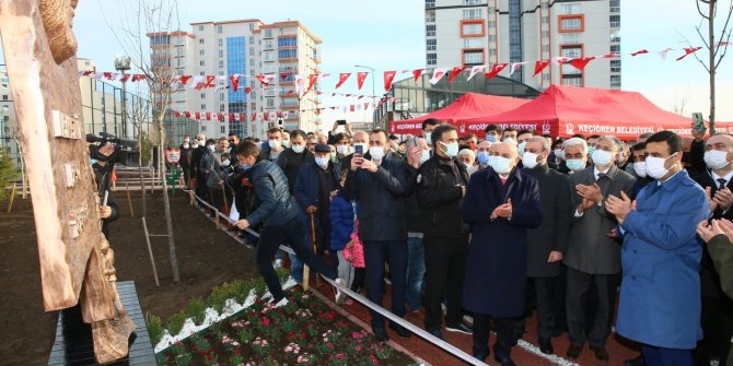 Mehmet Akif Ersoy Park ve Anıtı törenle açıldı