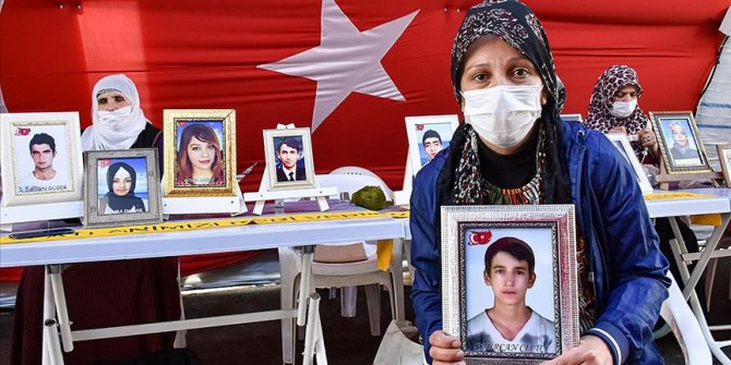 Diyarbakır anneleri evlatlarına 'teslim ol' çağrısı yaptı