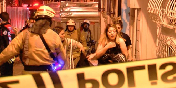 Beyoğlu'nda otelde yangın paniği: Müşteriler tahliye edildi