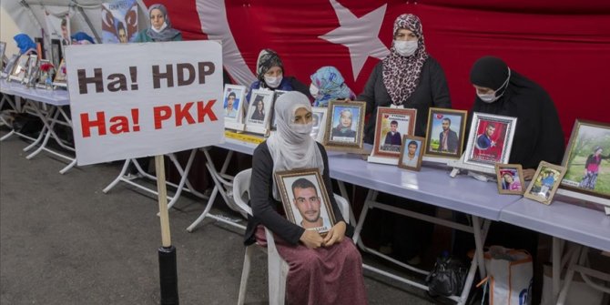 Diyarbakır annelerinden Sayar: Çocuğum gelmeden buradan gitmeyeceğim