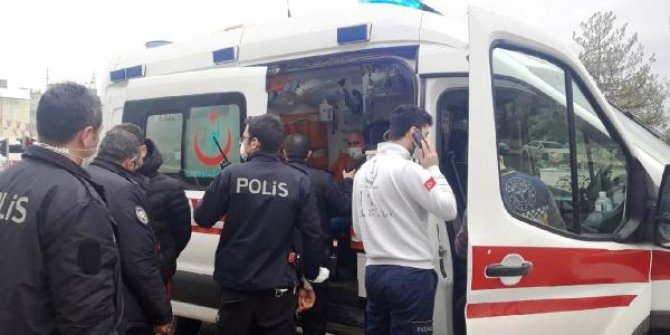 Taksiciler ve müşteri arasında bıçaklı kavga: 2 yaralı