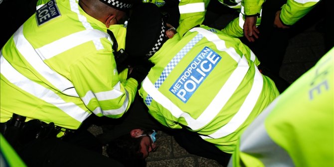 Londra'da 'Sarah Everard protestosu'nda en az iki kişi gözaltına alındı