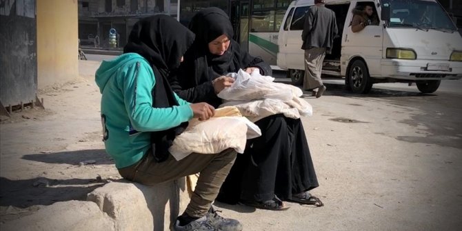 Suriye'de rejim bölgesinde ekmek krizi yaşanırken, YPG/PKK ülkenin buğdayını Irak'a kaçırıyor
