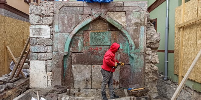 Çeşmelere restorasyon çalışmaları titizlikle yürütülüyor