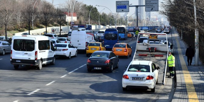 Büyükşehir'in ücretsiz araç çekici hizmeti devam ediyor