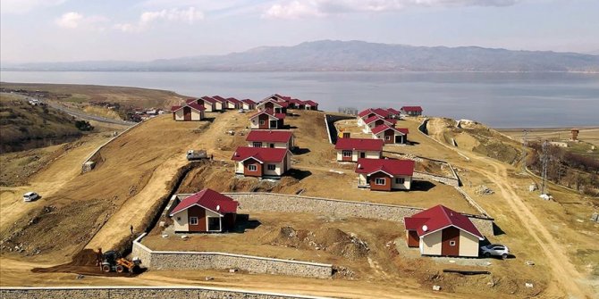 TOKİ Elazığ'da 1564 evin ihalesini yaptı