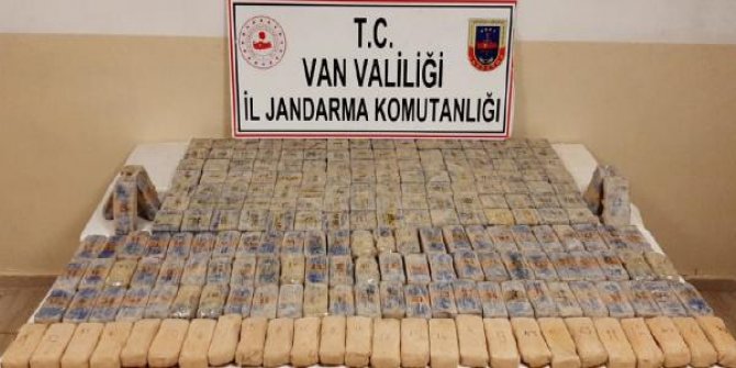 Van'da boş arazide 114 kilo eroin bulundu