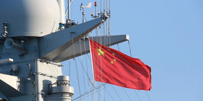 Çin'e ait 'Tip 055' güdümlü roket destroyeri ilk kez Japonya'ya yaklaştı