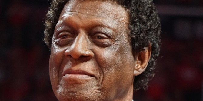 NBA'in efsane basketbolcularından Elgin Baylor yaşamını yitirdi